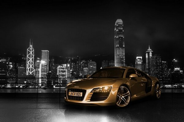 Audi otomobili şehirde yarışıyor