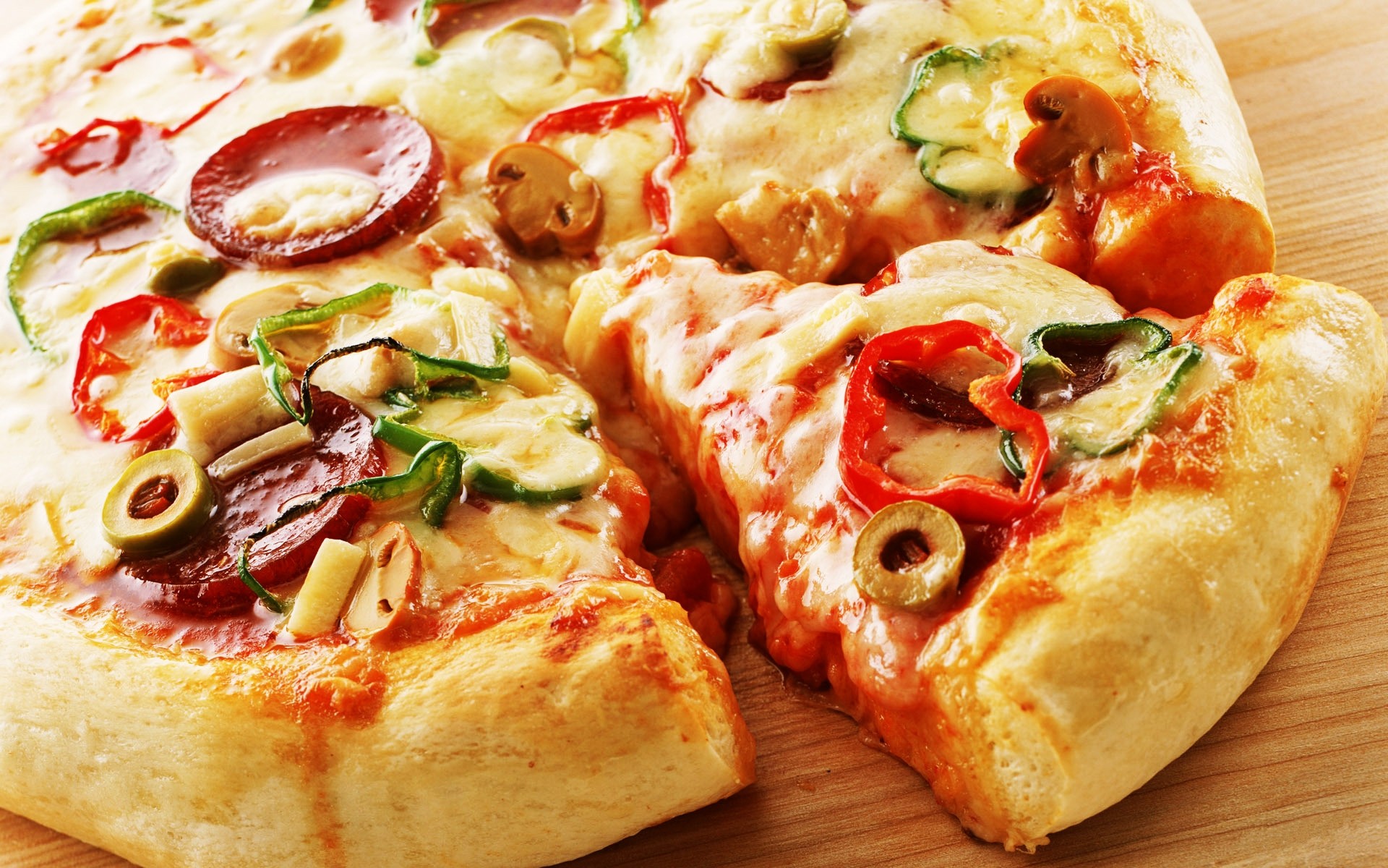yemek pizza peynir hamur işi kabuklar domates ferahlatıcı lezzetli öğle yemeği yemek akşam yemeği lezzetli mozzarella şekerleme mutfak sebze epikur ekmek biberli italyan resim