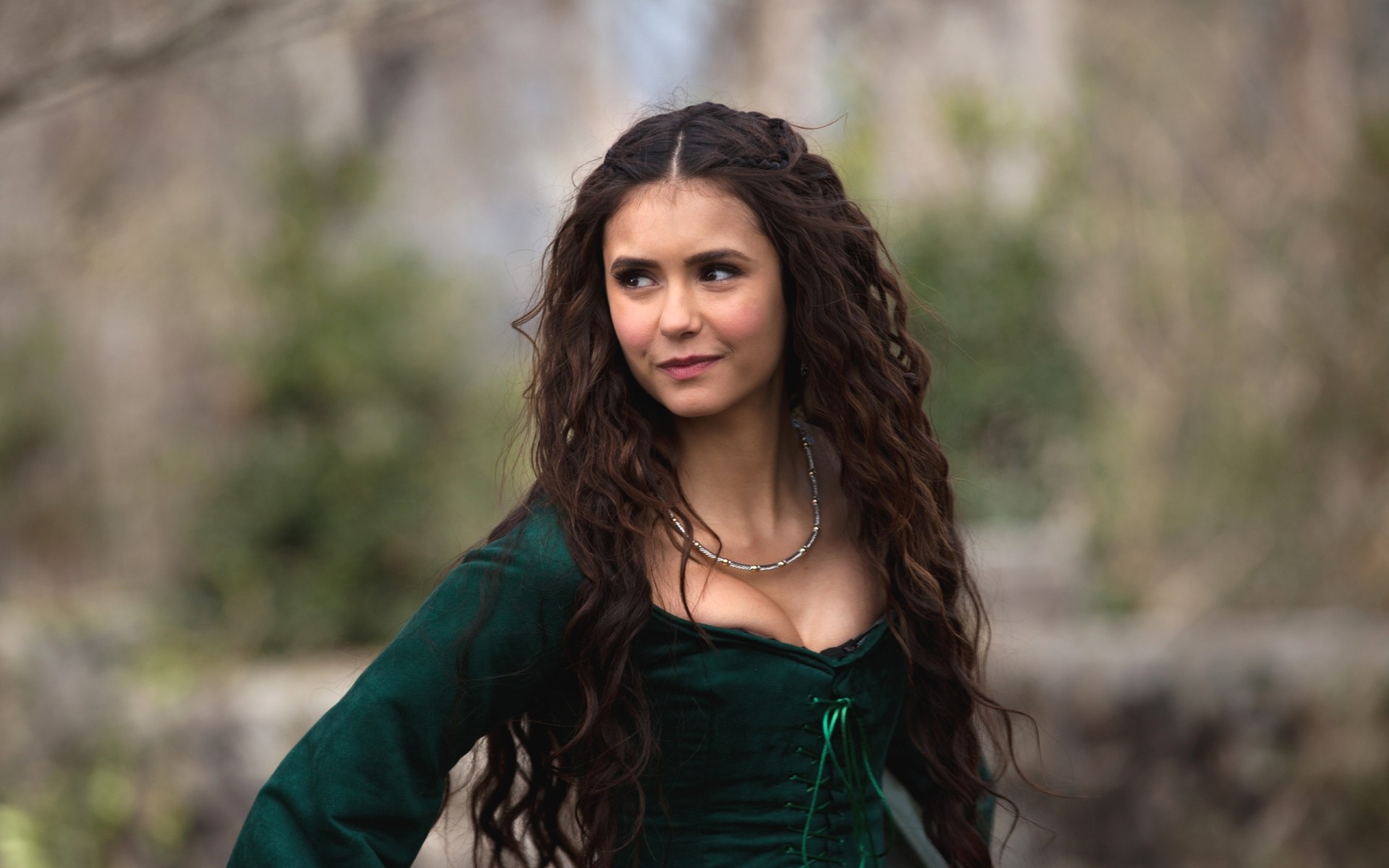 doğa açık havada kadın portre kız moda yaz sonbahar oldukça güzel hava bir vampir aktris gülümseme