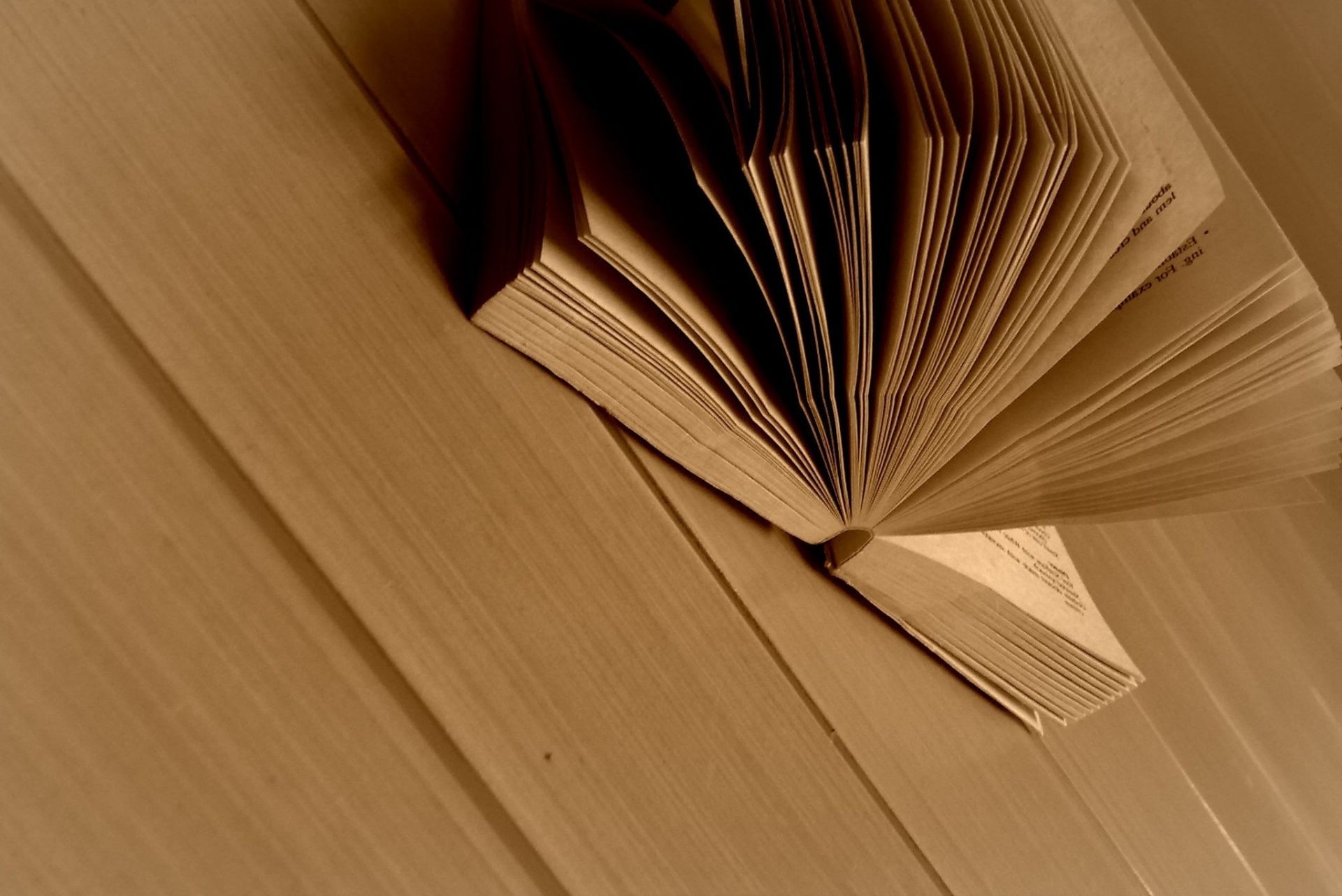 ahşap mobilya edebiyat kütüphane kitap