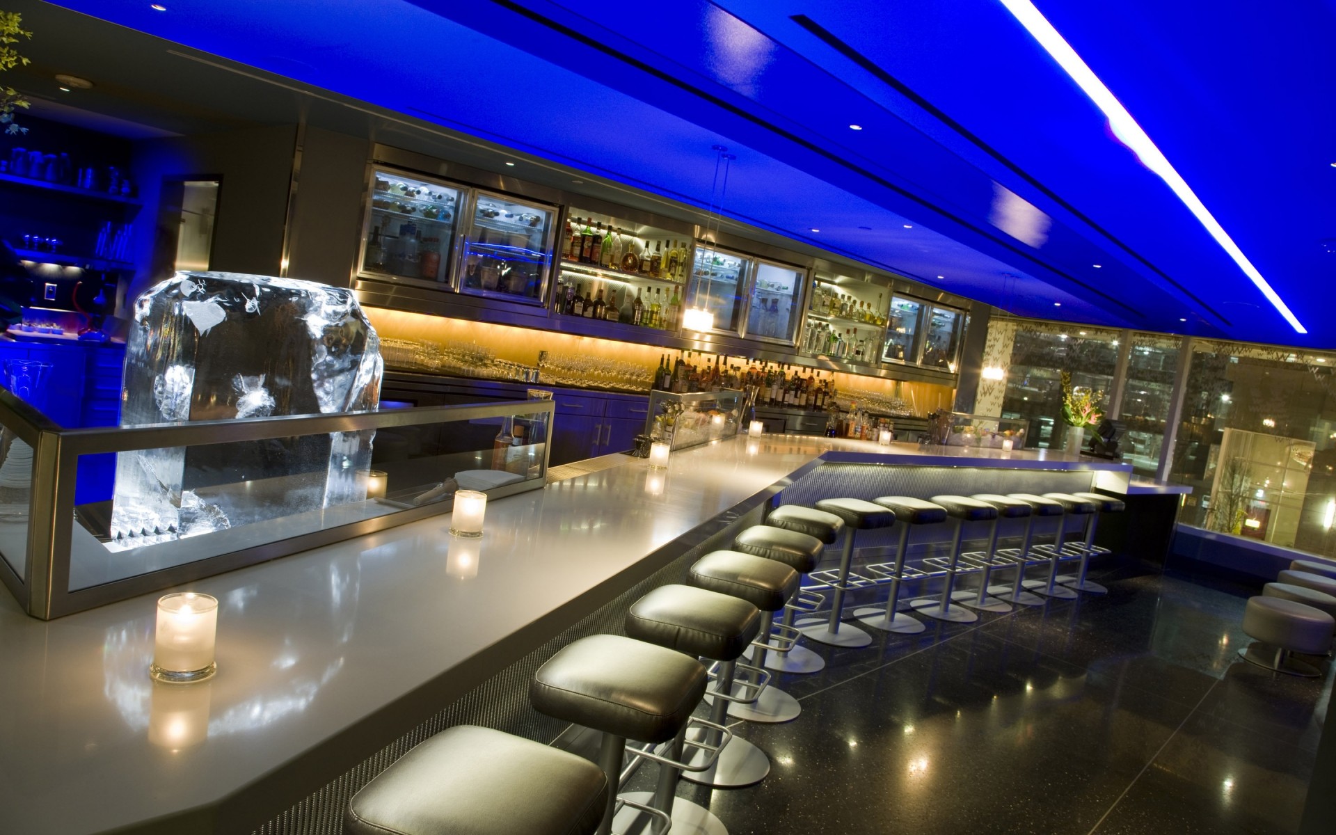 havaalanı yansıma trafik sıkışıklığı iş kapalı şehir seyahat yürüyen merdiven ışık kentsel ev alışveriş merkezi otel ulaşım sistemi mimari restoran içeride tren sandalyeler mumlar içecekler mobilya cam