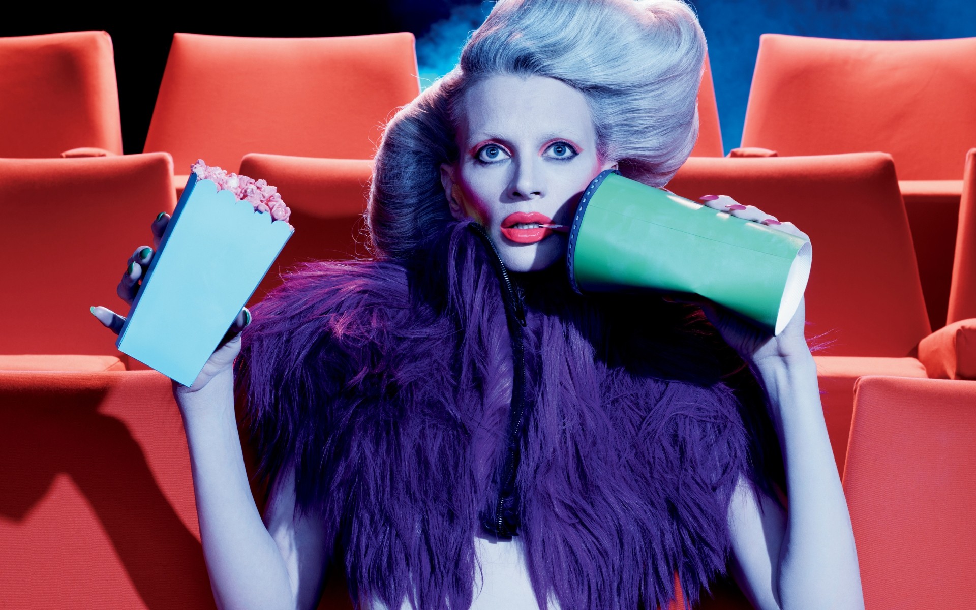 kadın kapalı oturmak zevk bir koltuk moda ünlüler komik modeli kristen mcmenamy