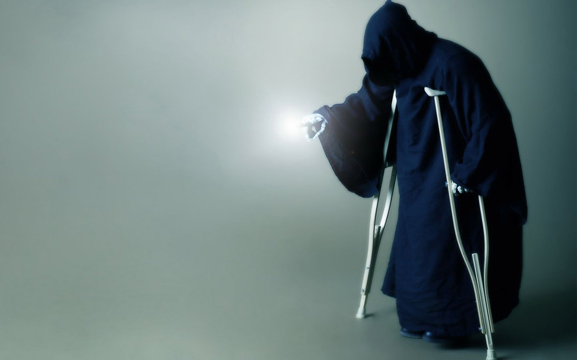 bir adam yetişkin portre komik komedi ölüm ışık mavi siyah