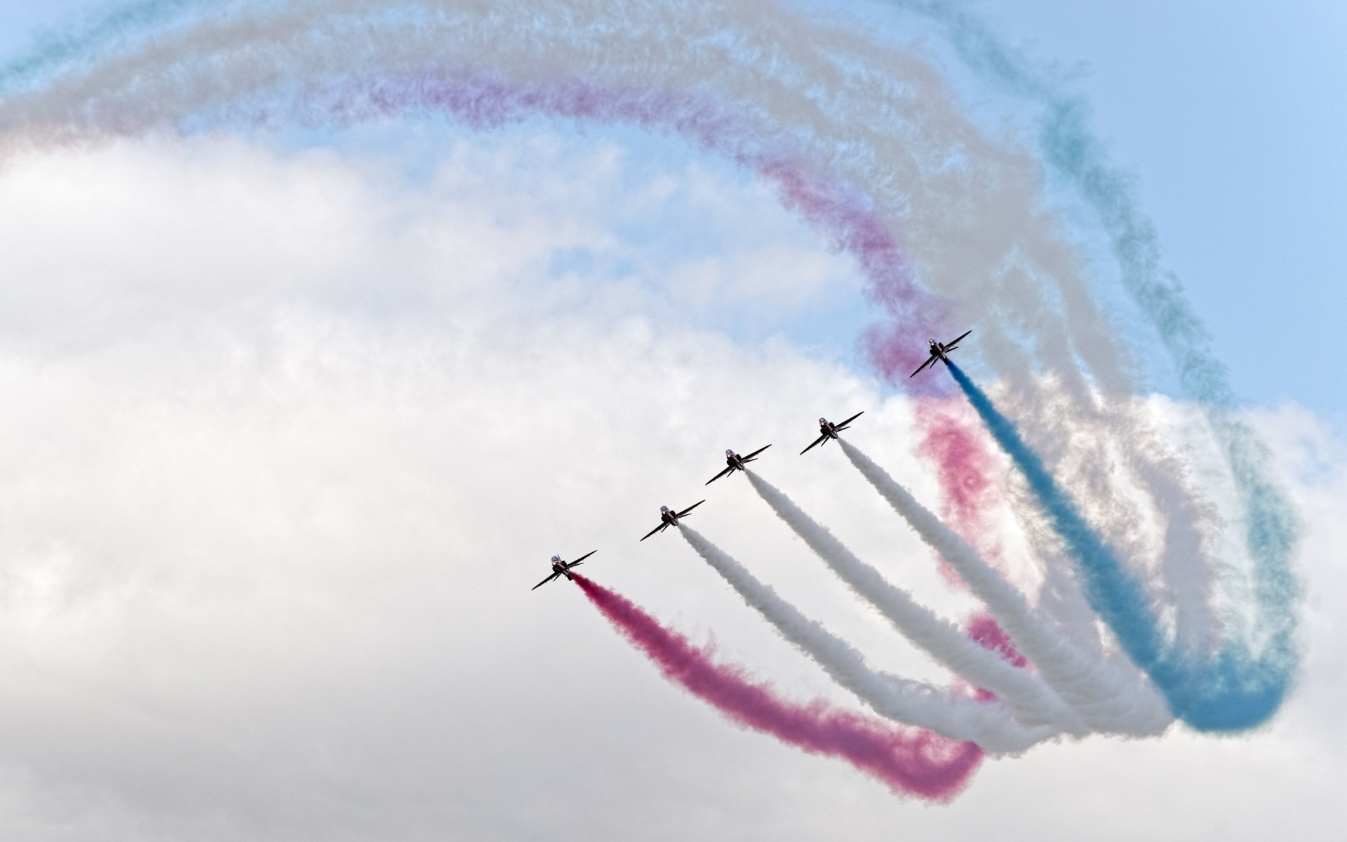 uçak uçak gökyüzü hava uçuş uçak sinek açık havada askeri duman gün ışığı jeolojik oluşum hava durumu uçaklar