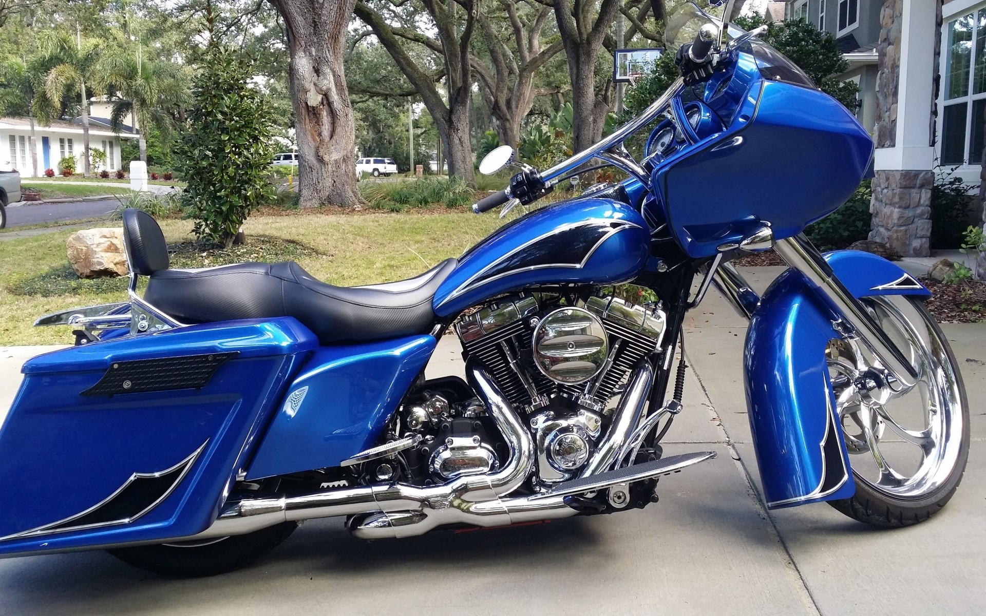 harley davidson araba ulaşım sistemi sürücü bisiklet tekerlekler krom yarış araba hızlı motor güç sergi motosiklet araba acele et klasik lastikler göster yol harley davidson road king kralın yolu