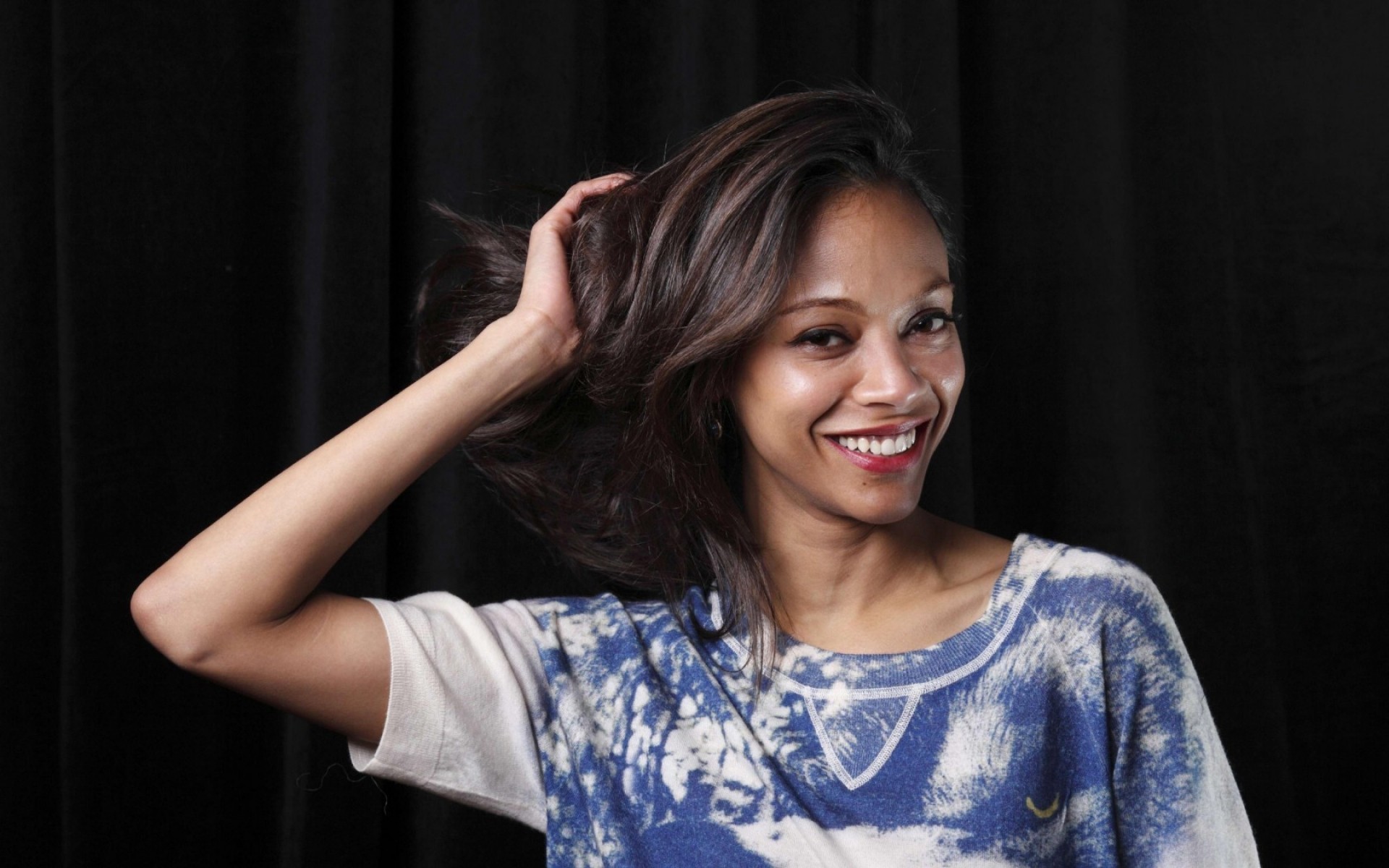 kadın portre moda bir kız yetişkin giyiyor oldukça aktris