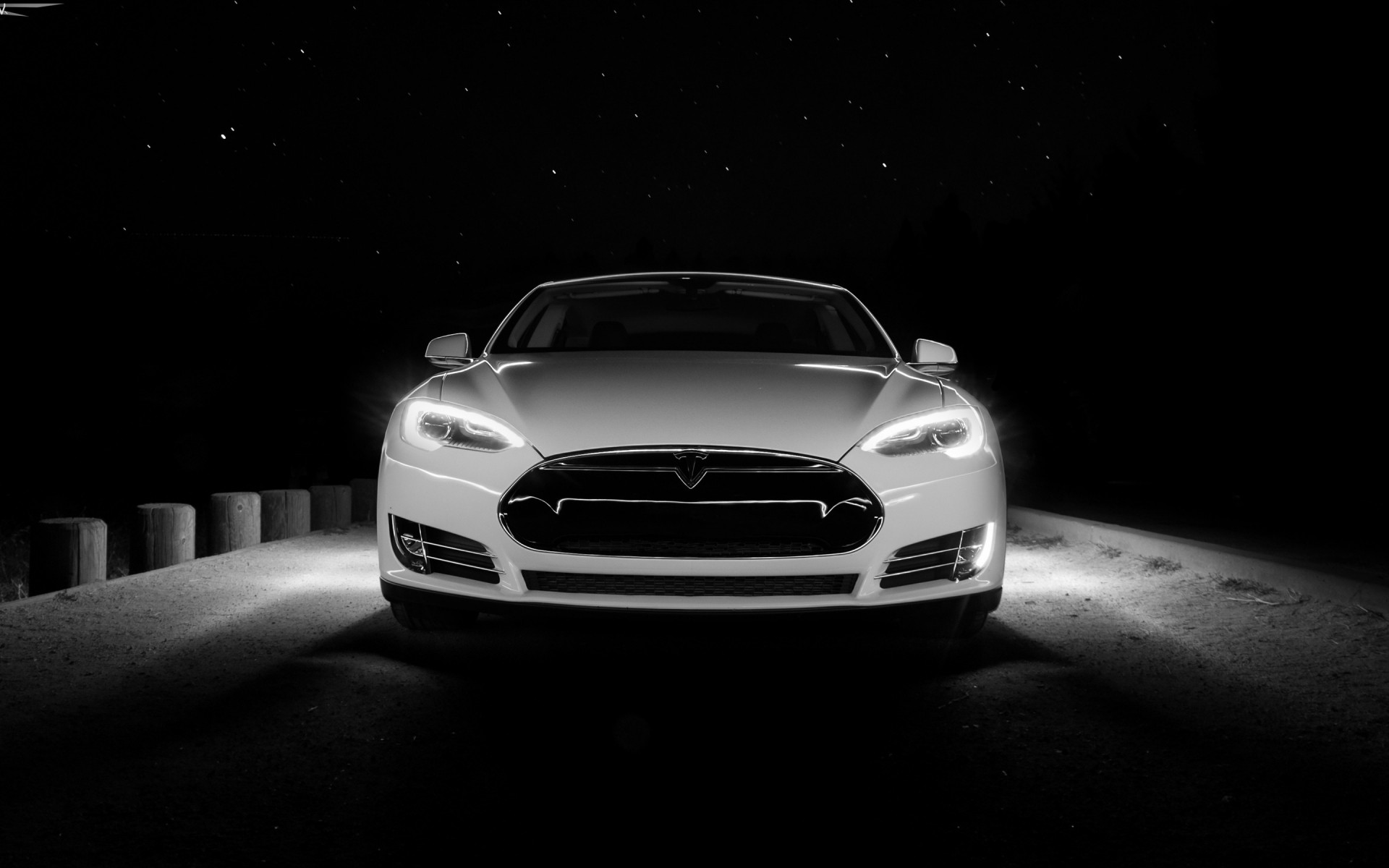 tesla araba araba tekerlekler ulaşım sistemi tek renkli acele et otomotiv kaldırım eylem hızlı