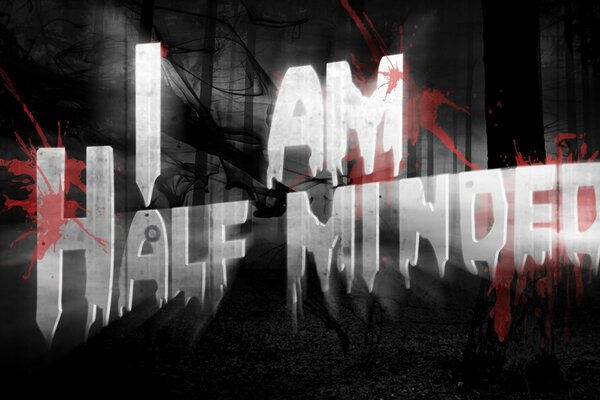 Siyah bir arka plana karşı korku harfleri