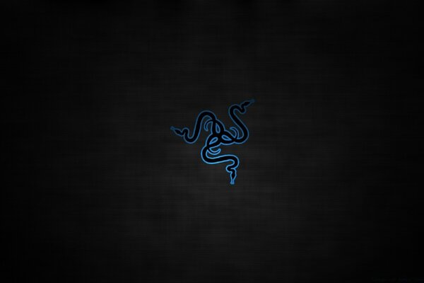 Siyah bir arka plan üzerinde koyu mavi bir desen