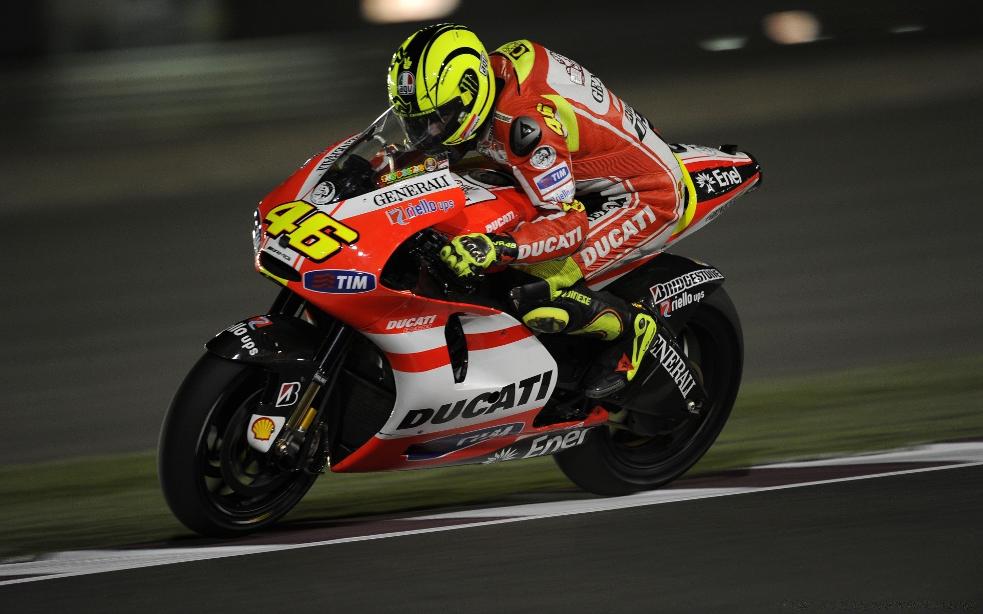 spor yarış parça şampiyonluk acele et devre yarışma tur yarışçı araba sporları sürücü aksiyon hızlı sürücü turnuva heyecan bisiklet grand pree araba prestij