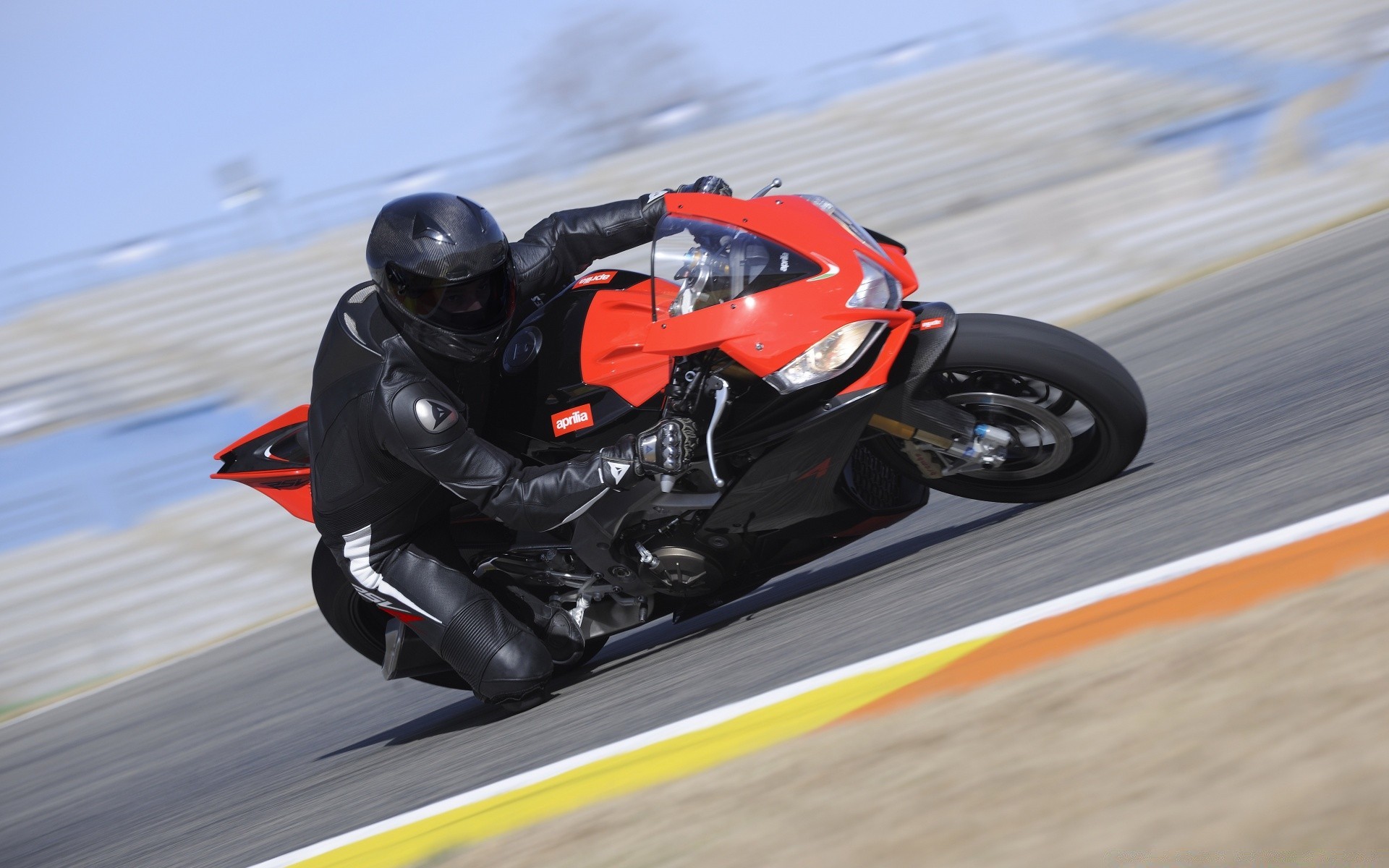 spor yarış acele et hızlı parça sürücü araba şampiyonluk aksiyon devre yarışma araba ulaşım sistemi sürücü güç araba bulanıklık yarışçı otomobil sporları